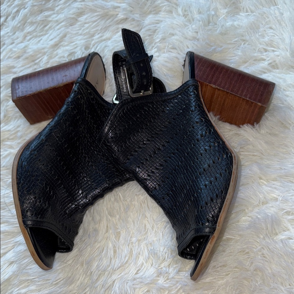 Aldo Black Textured Slingback Sandals​ - Picture 4 of 7